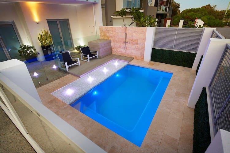 4.2mx2.6m-Billabong-slimline-plunge-pool-2